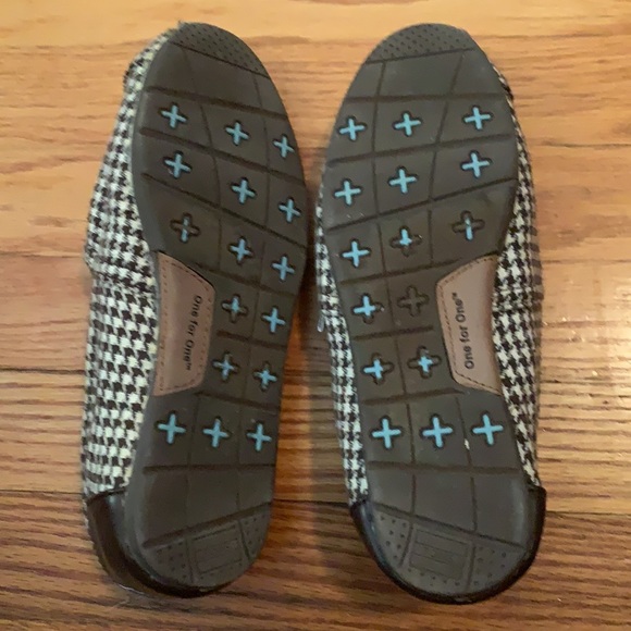 Neiman Marcus exclusive Toms size 9.5 - Picture 3 of 4